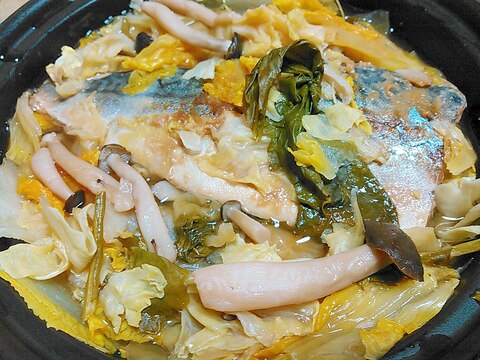 鯖味噌煮しめじオレンジ白菜かぶ葉キャベツ蒸し